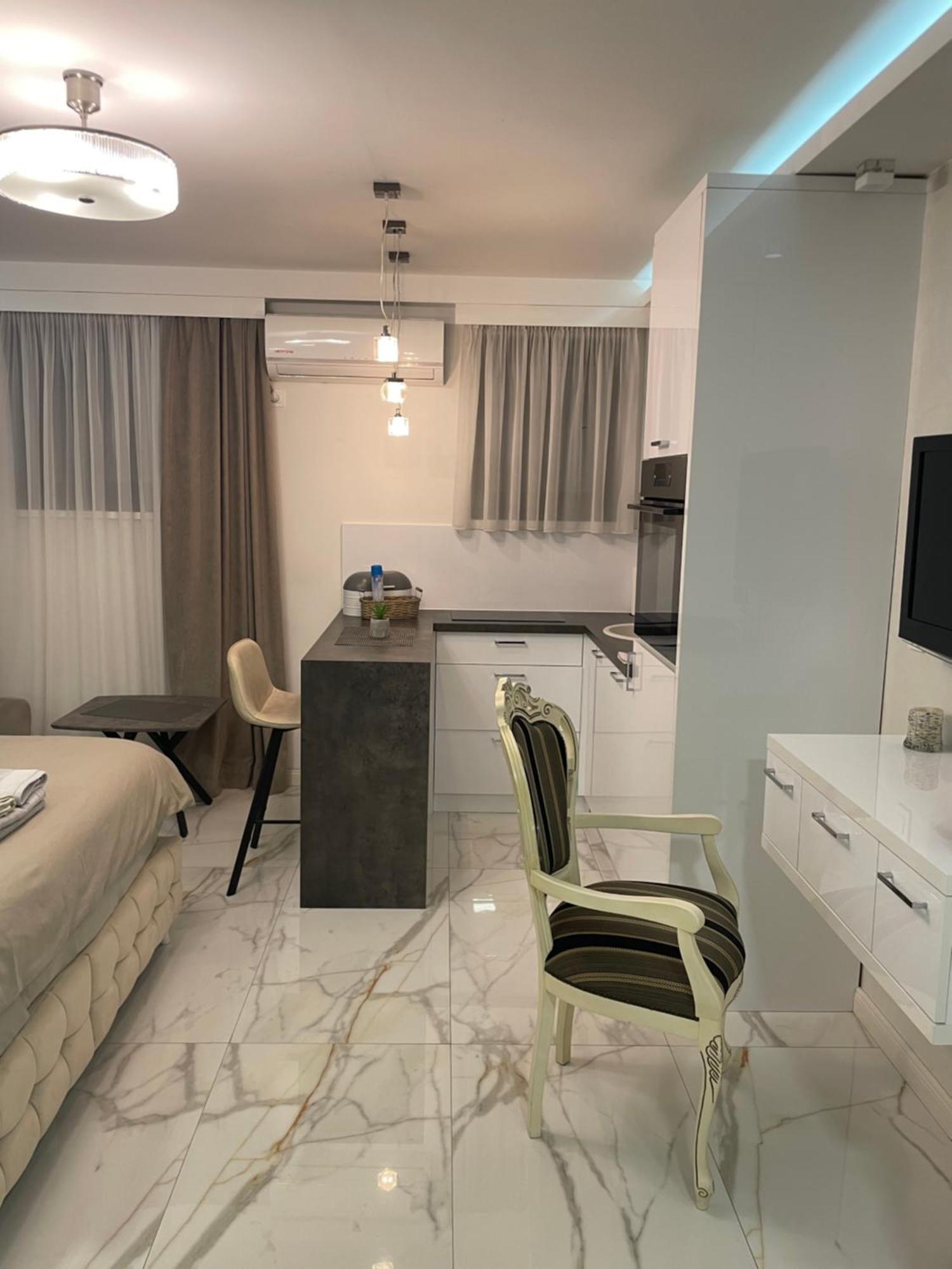 Apartment Liga *