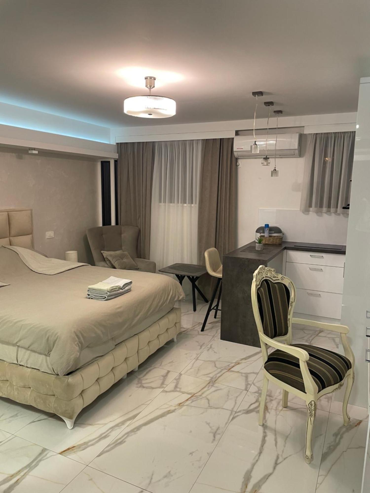 Apartment Liga *